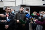 Арахамія особисто заніс до КСУ звернення про звільнення суддів: КСУ пообіцяв відповісти через 3 дня