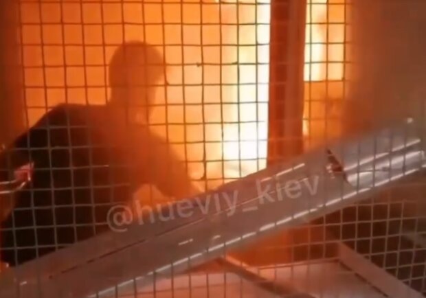 У центрі Києва загорілося кафе (відео)