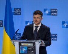 32-й день президентства Зеленського: вологе прибирання і пройдений тест перед Заходом