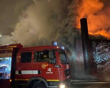 У Києві вщент згорів ресторан (відео)