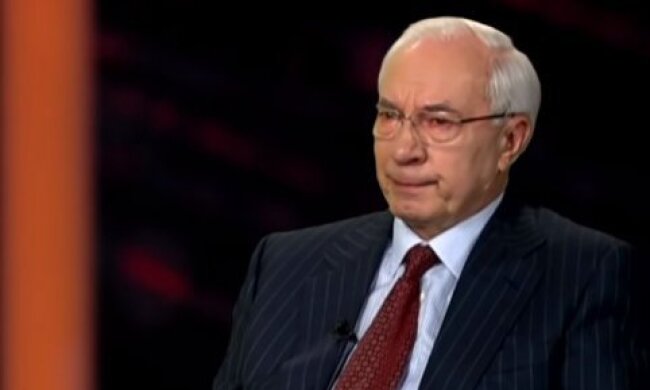Азаров розчулився, розповідаючи в інтерв’ю про Донбас