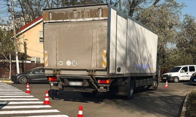 Смертельний наїзд на переході в Ірпені: водію Mercedes повідомлено про підозру через загибель малолітньої дівчинки