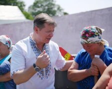 “Офіс президента має бути на вокзалі та у відділі субсидій”