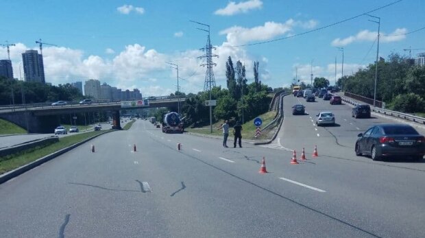 У Києві стався витік газу з цистерни (відео)