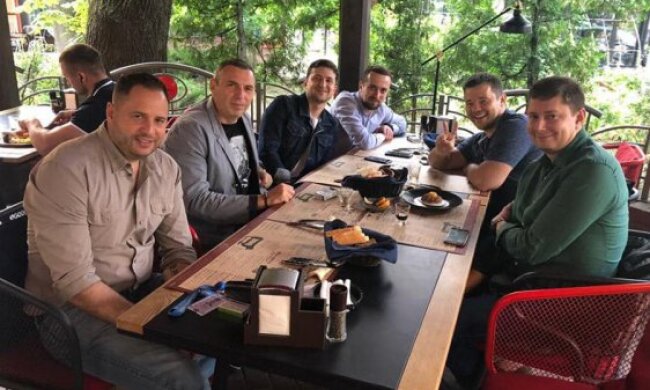 Зеленський показав, як святкує День Конституції
