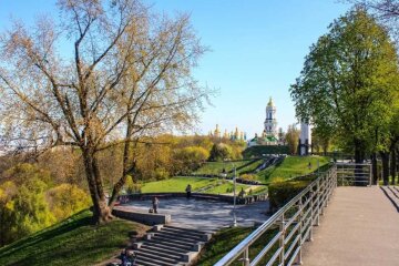 Київзеленбуд витратить на ремонт сходів у парку "Вічної слави" 5 млн грн
