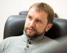 Лікував колективну амнезію нації – В’ятровича засипали подяками