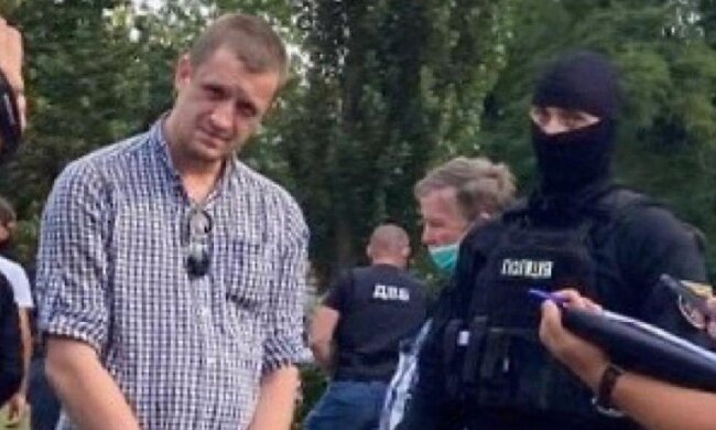 Інспектора поліції Києва затримали на збуті наркотиків (відео)