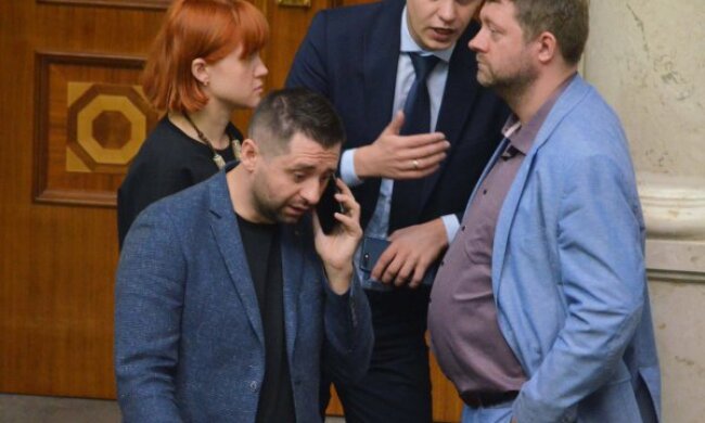 “Слуги народу” хотіли вийти з-під контролю Зеленського