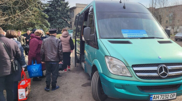 В Торецьку 2 людини загинули через обстріли минулої доби. Мешканців громади закликають евакуюватися (відео)