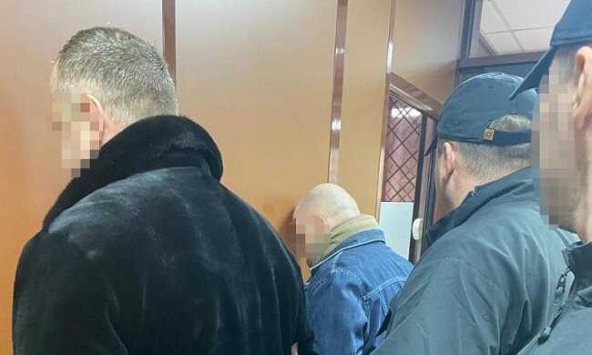 Викрили шахраїв, які за мільйони обіцяли киянину керівні посади