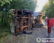 На Київщині внаслідок ДТП спричиненої водієм вантажівки, який був під дією наркотиків та алкоголю, загинув його власний 9-річний син — поліція