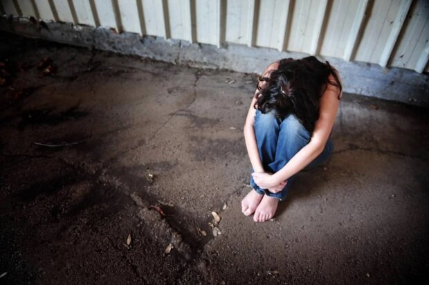 На Закарпатті трьом підліткам дали умовний термін за групове зґвалтування 14-річної дівчинки