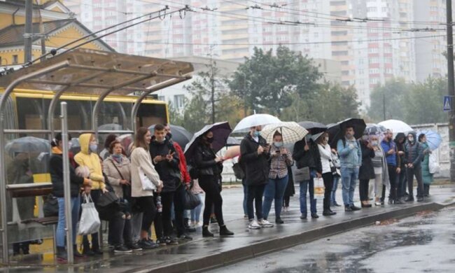До вечора в столиці очікується злива