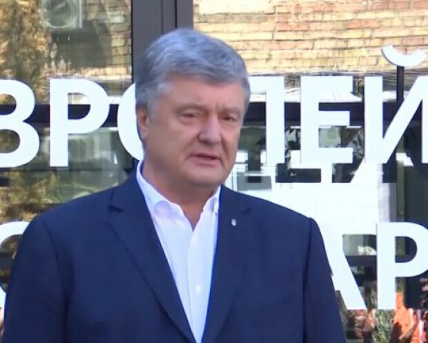 Порошенко зробив заяву після допиту