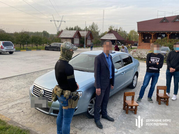 Начальника відділу одного з митних постів «Київ-південно-західний» затримали на хабарі