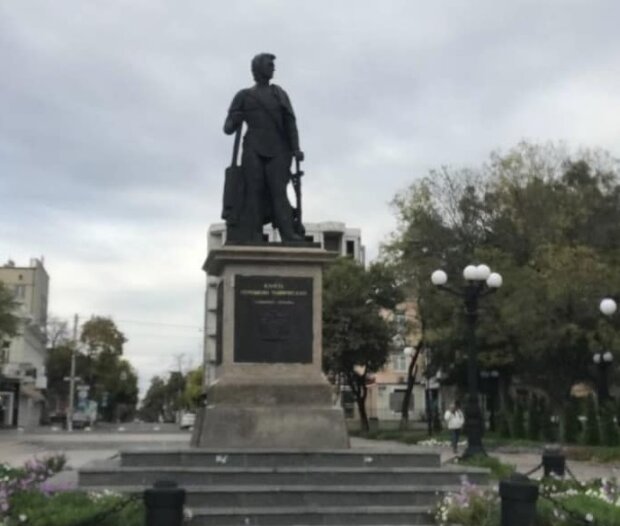 Російські військові вкрали ще один пам’ятник з Херсону – Потьомкіну