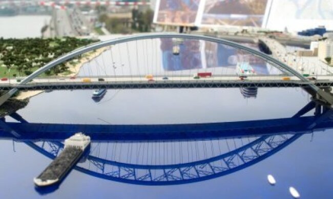 Робота кипить: відео будівництва Подільського мосту в Києві