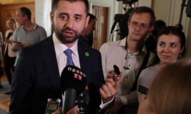 У “Слузі народу” готують кандидатів до ЦВК