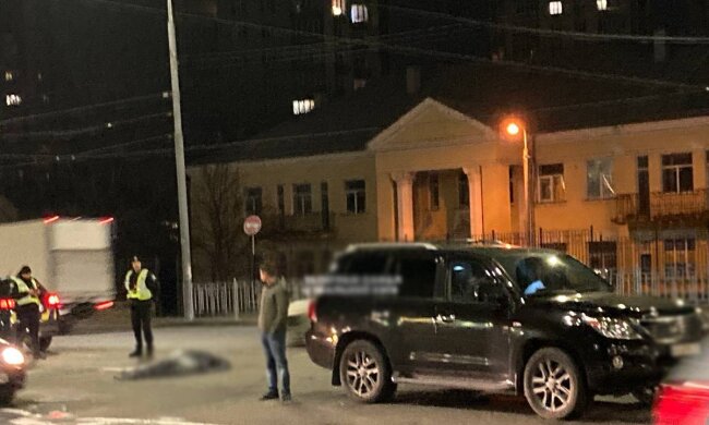 У Солом'янському районі водійка "Lexus" насмерть збила пішохода, який перебігав дорогу