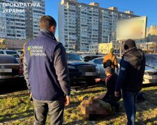 «Бронь» за тисячі доларів: у Києві затримали ексначальника відділу мобілізації на хабарі