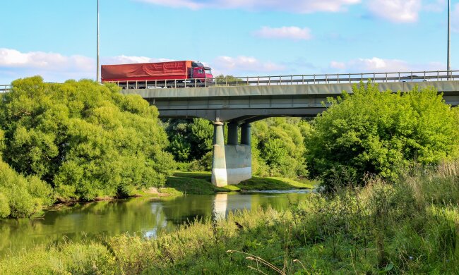 В столиці обмежили рух великовантажного транспорту