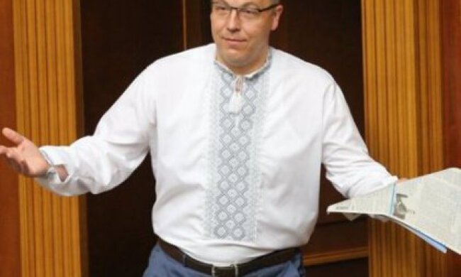 “Може, ще й за візитку Яроша відкриєте?” – мережі розлютила справа ДБР проти Парубія