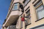У Києві врятували жінку, яка опинилась закритою на балконі багатоповерхівки всю ніч