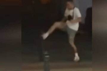 У Білій Церкві молодик побив бар’єрний стовпчик через розбитий телефон