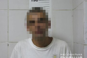 В аеропорту «Київ» порушник порядку кидався з ножем на спецпризначенця поліції