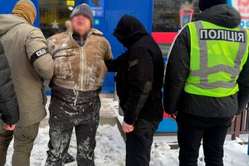 Ціна свободи — $18 000: у Києві викрили ділка, який обіцяв «витягти» засуджену через ЗСУ