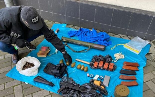 У Києві виявлений схрон зі зброєю