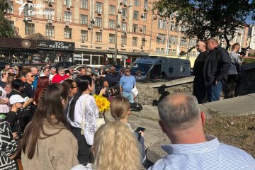 У Києві вшановують пам'ять жертв Бабиного Яру - в столиці люди йдуть Маршем Пам'яті