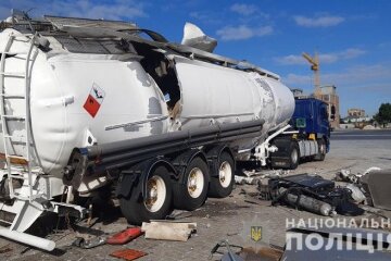 У Києві зварювали автоцистерну з газом: є поранені та загиблі