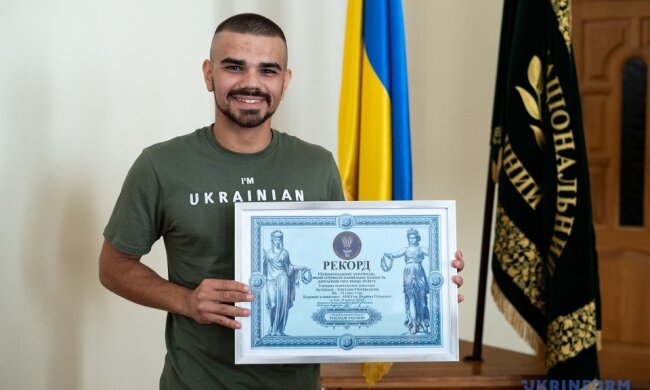 У Києві — новий рекорд: наймолодший українець, який отримав найбільшу кількість дипломів про вищу освіту в Україні