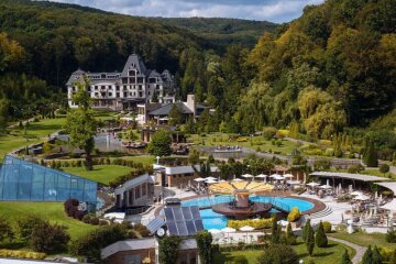 Від 2300 грн за добу: Зеленський зупинився в одному з кращих санаторіїв Закарпаття (фото)