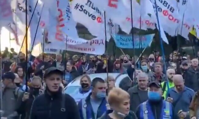 Влада вичавлює останні копійки: в столиці мітингують підприємці (відео)