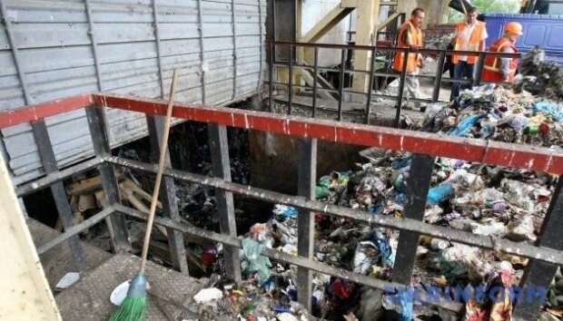Під Києвом побудують два сміттєвих заводи. Чи врятують вони місто від навали сміття?