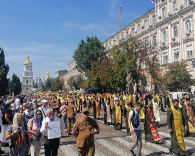 Пройшла перша урочиста хода ПЦУ