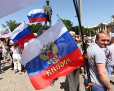 До Мелітополя привезли масовку з Криму на дні проведення псевдореферендуму