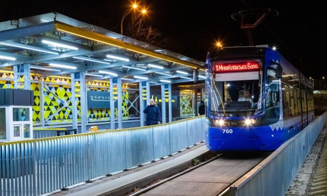 У столиці відновлено роботу турнікетів фунікулера та швидкісного трамвая на Троєщині