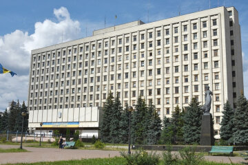 Київська облрада закупить подарунків на майже 0,9 млн