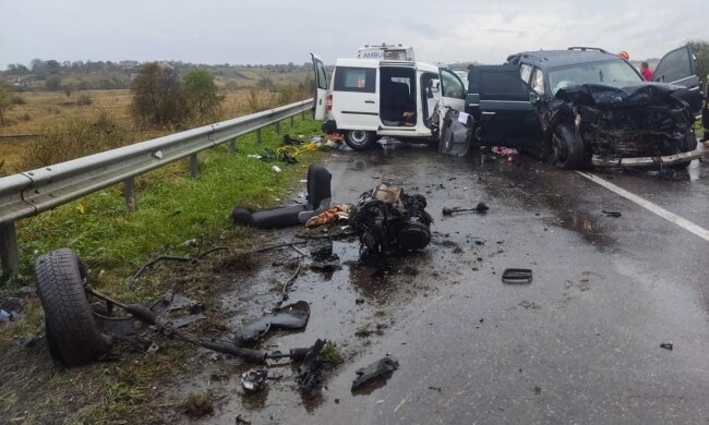 Внаслідок зіткнення автомобілів за участі жителя Києва та Рави-Руської на Львівщині — загинуло троє людей