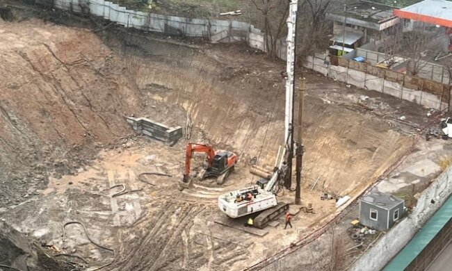 Біля Солом'янського парку відновили будівництво ЖК, незважаючи на припис благоустрою