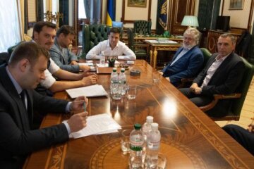 Зеленський вперше “засвітив” Коломойського