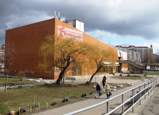 Кінотеатр «Братислава» реконструюють за майже 100 млн гривень