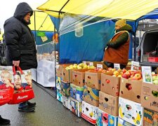 Березневий стрибок: у столиці різко подорожчали одяг, взуття та яйця