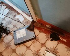 На Київщині, у поліклініці, грабіжник сокирою намагався випотрошити банкомат