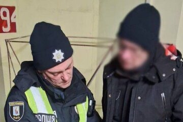 Скандал у столичному паркінгу: охоронець вирішив, що машинам укриття потрібніше, ніж людям