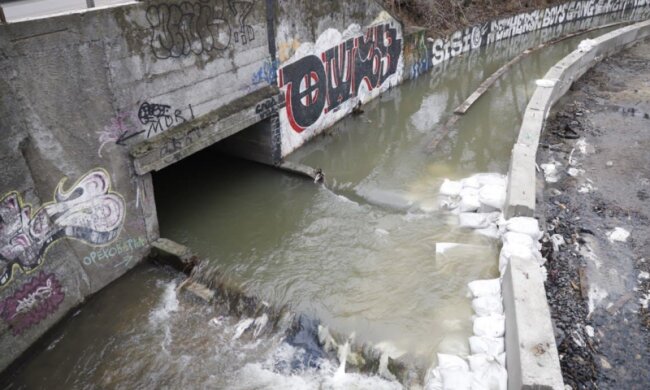 В Києві тимчасово змінили русло легендарної річки Либідь